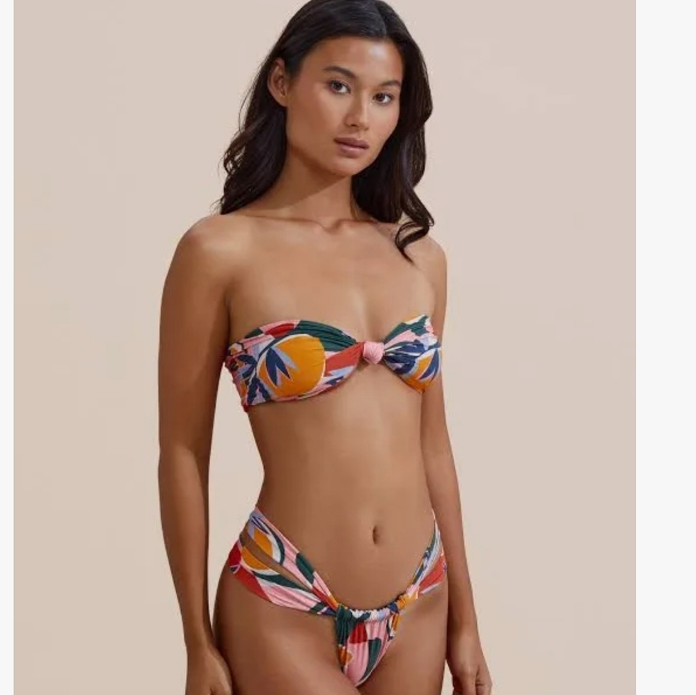 NWT Stone Fox Swim Lele Bijou Bandeau Bikini Top M Tropical Floral Strapless